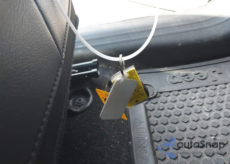 2019 Jeep Compass Latitude 4X4 z USA, uszkodzony, nr VIN 3C4NJDBB2KT792196